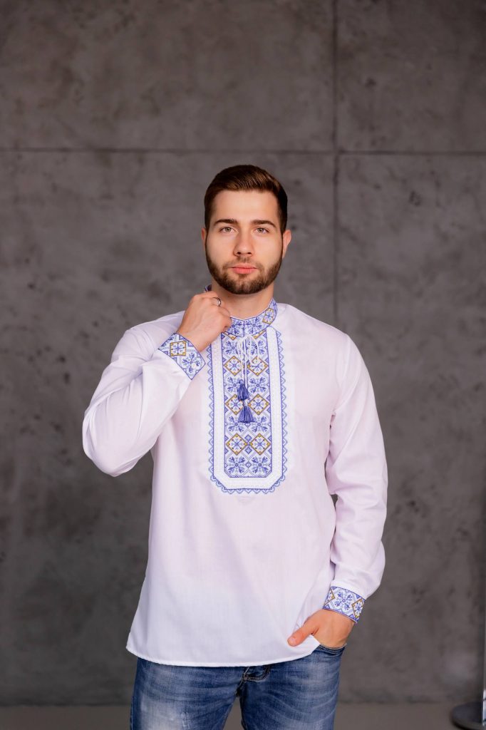 Чоловіча вишиванка Капрал (біло-синя)