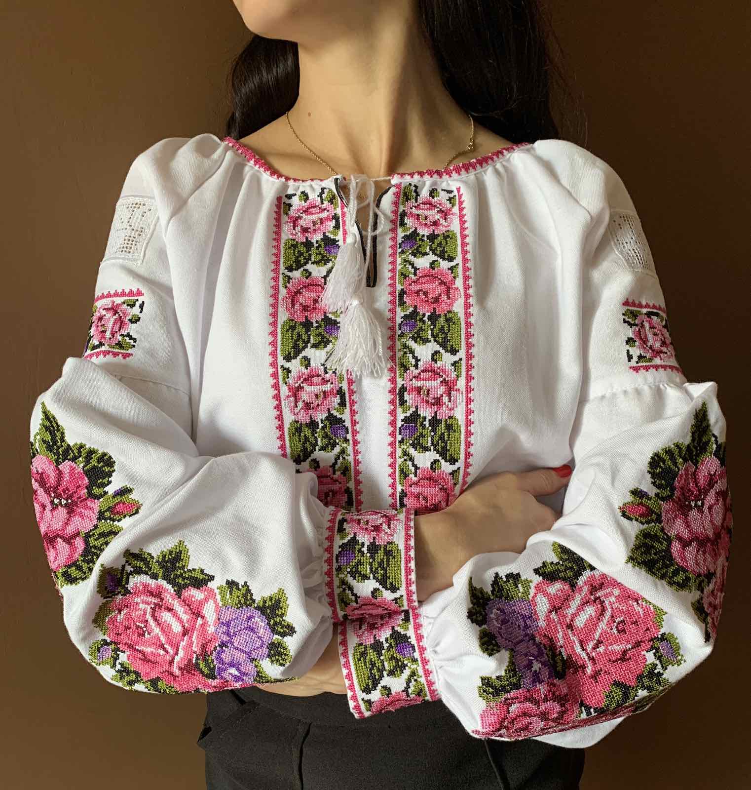 Жіноча вишиванка Рожеві Мрії (біло-рожева)