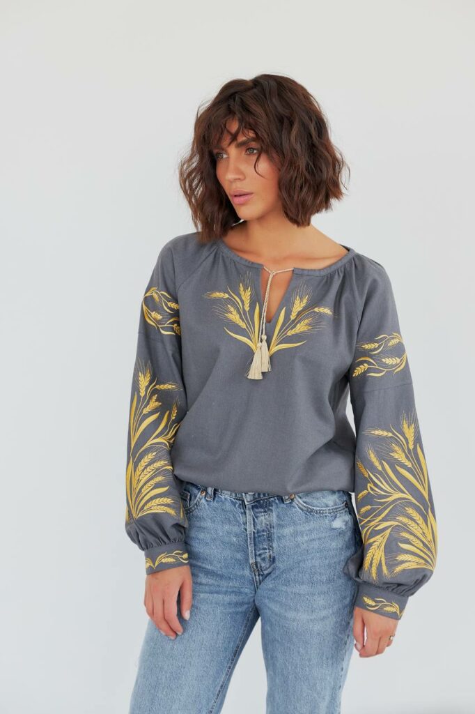 Жіноча вишиванка Колосся (сіра)