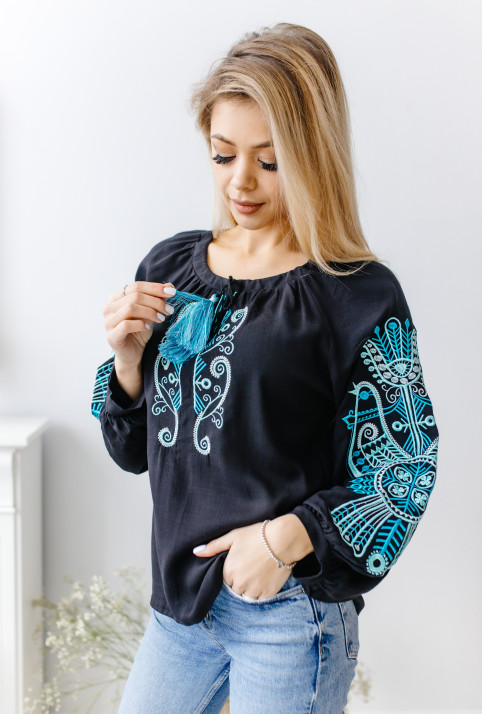 Жіноча вишиванка Марта (чорно-блакитна) hover image