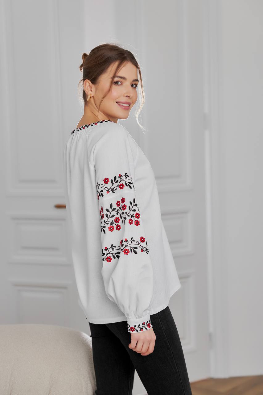 Жіноча вишита сорочка Подолянка (біло-червона) hover image