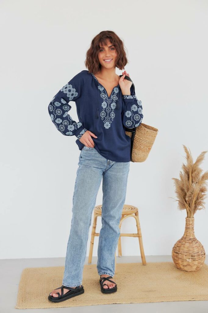 Жіноча вишиванка Бавовна (синя)