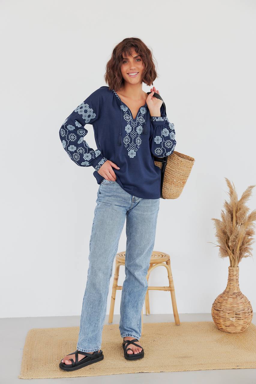 Жіноча вишиванка Бавовна (синя)