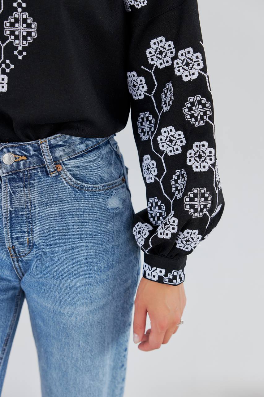 Жіноча вишиванка Бавовна (чорна )