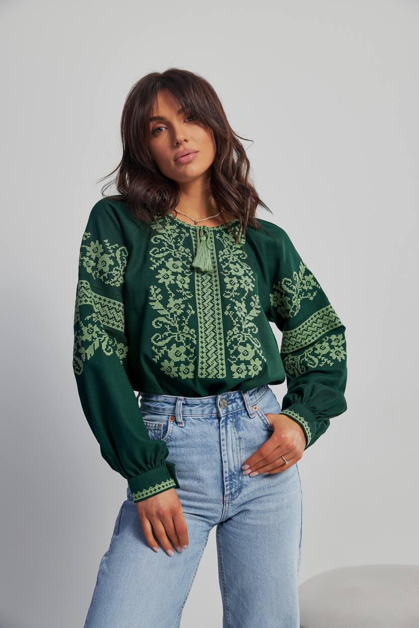 Жіноча вишиванка Бандерівка (зелена)