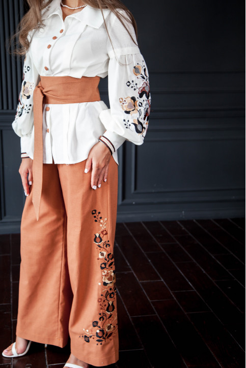 Жіночий вишитий костюм Верховина (теракотовий) hover image