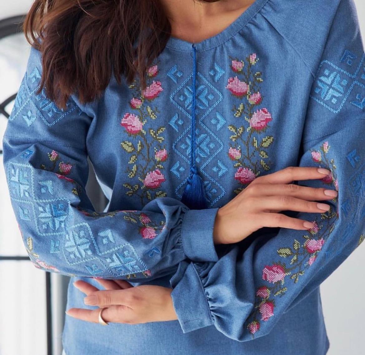 Жіноча вишиванка Діана (блакитна)