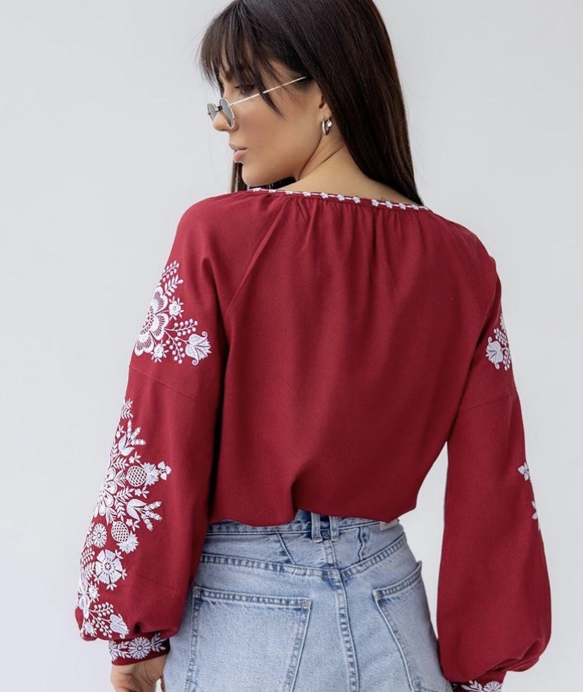 Жіноча вишиванка Квітана (бордо) hover image