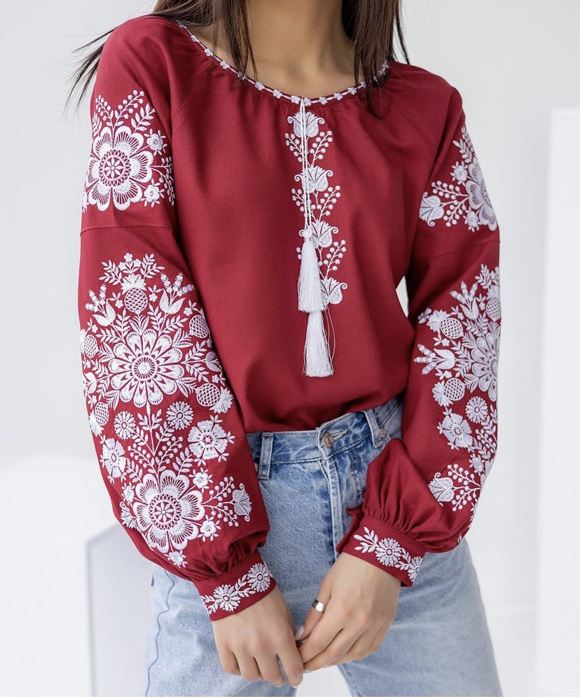 Жіноча вишиванка Квітана (бордо)
