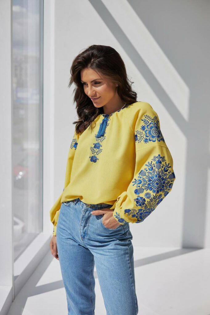 Жіноча вишиванка Квітана (Жовта)