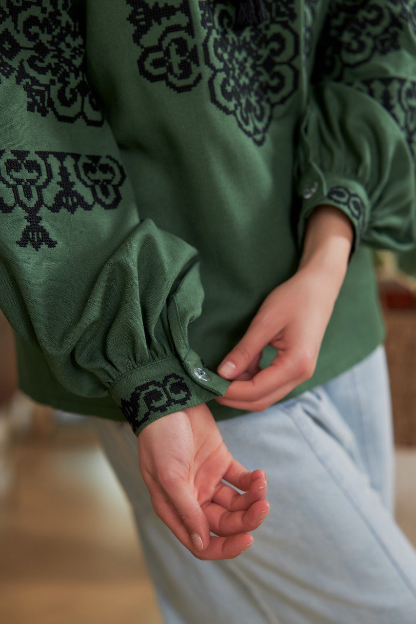 Жіноча вишиванка Козачка (хакі)