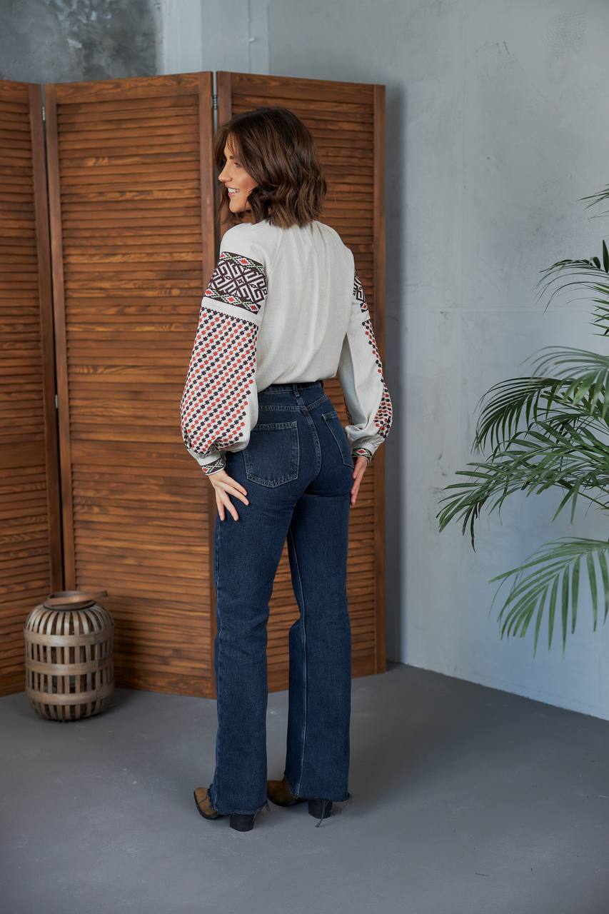 Жіноча вишиванка Колоритна (беж)