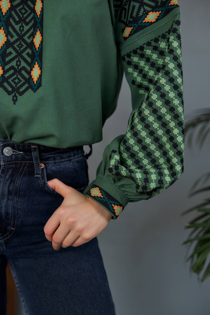 Жіноча вишиванка Колоритна (зелена) hover image