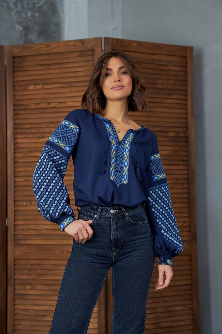 Жіноча вишиванка Колоритна (синя)