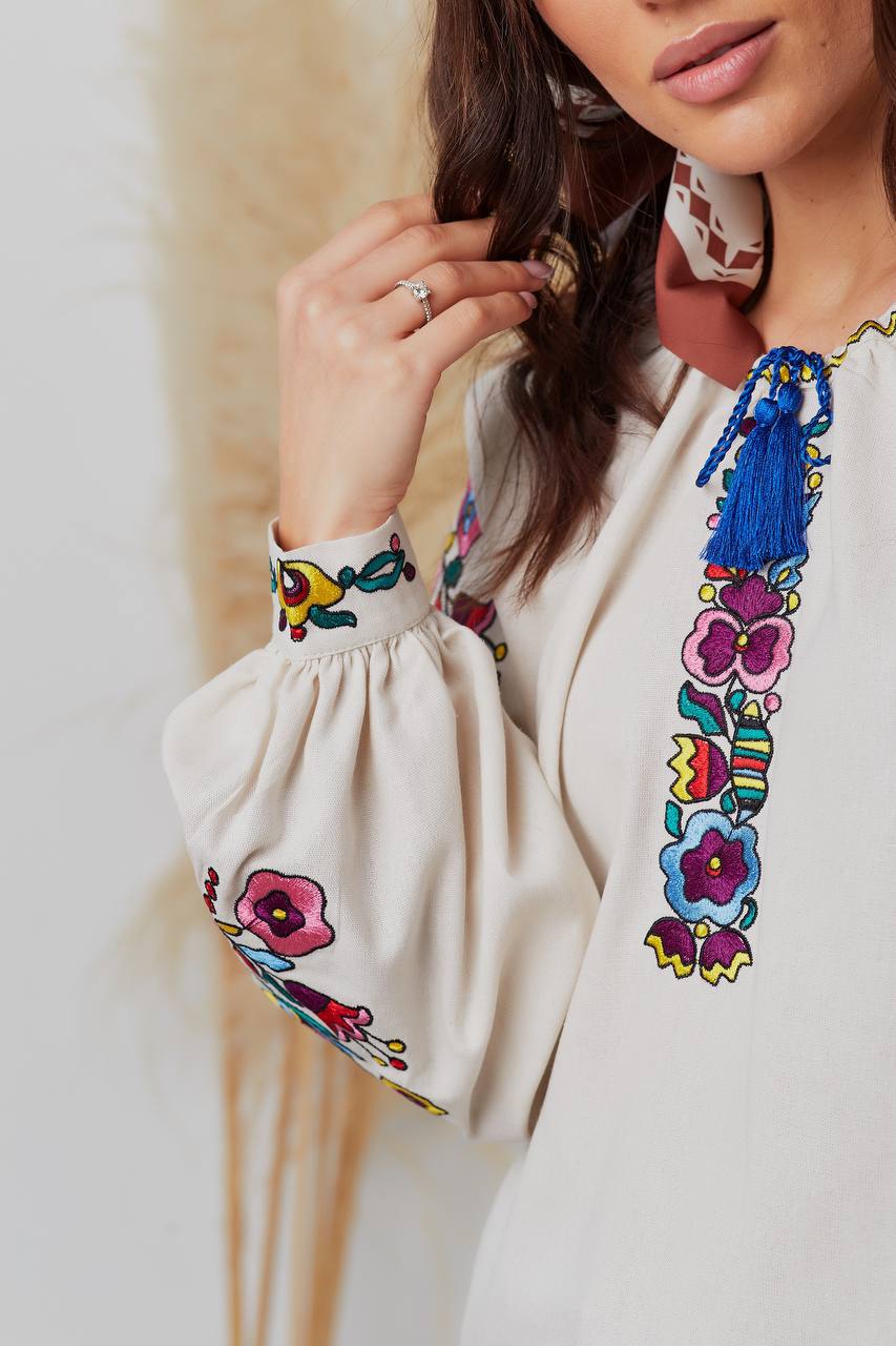 Жіноча вишиванка Гуцулка (бежева)