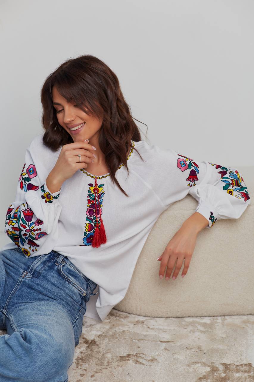Жіноча вишиванка Гуцулка (біла) hover image
