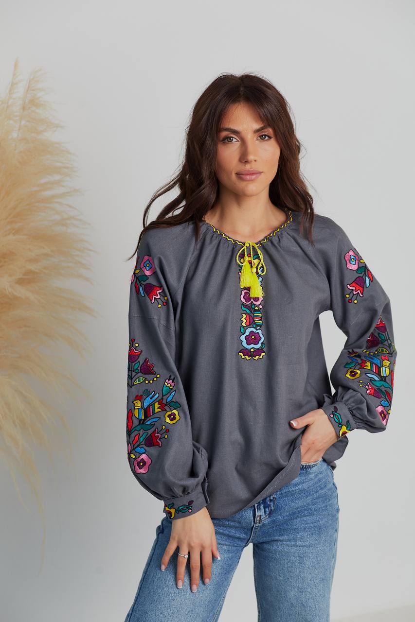 Жіноча вишиванка Гуцулка (сіра)