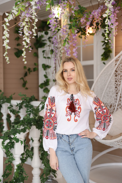 Жіноча вишиванка Марта (біло-червона)