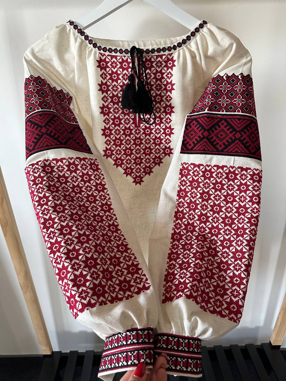 Жіноча вишиванка Мотив (беж) hover image