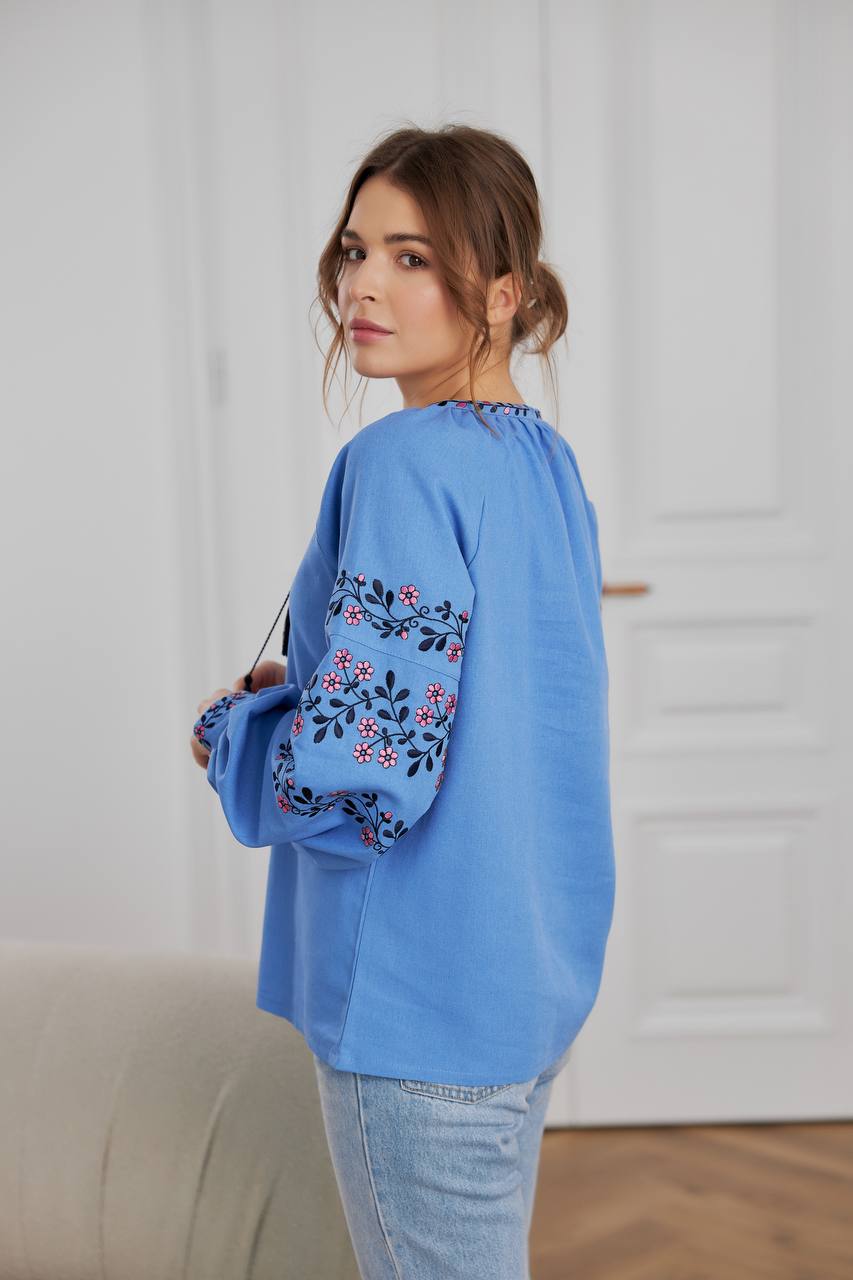 Жіноча вишита сорочка Подолянка (блакитна) hover image