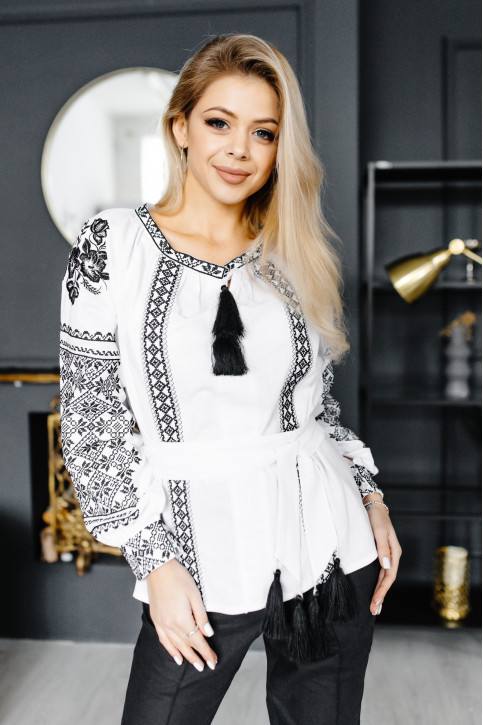 Жіноча вишиванка Родислава (біло-чорна)