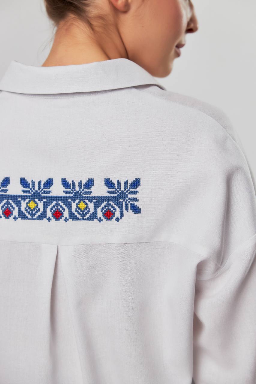 Жіноча вишиванка Серпанок (біло-блакитна) hover image