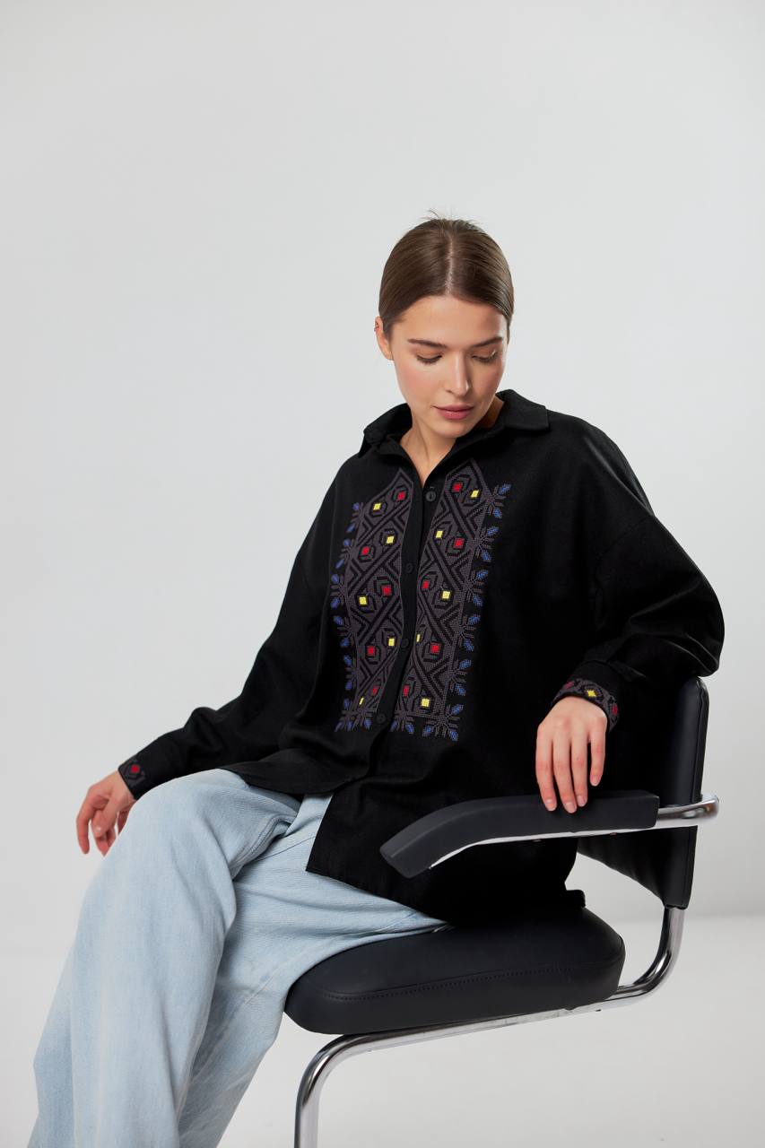 Жіноча вишиванка Серпанок (чорна)