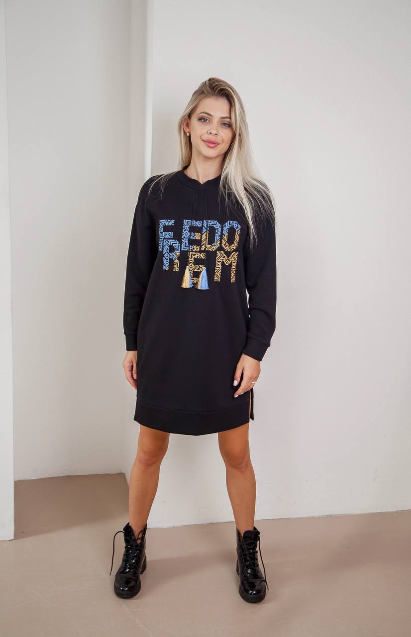 Жіноча вишита туніка Freedom (чорна) hover image