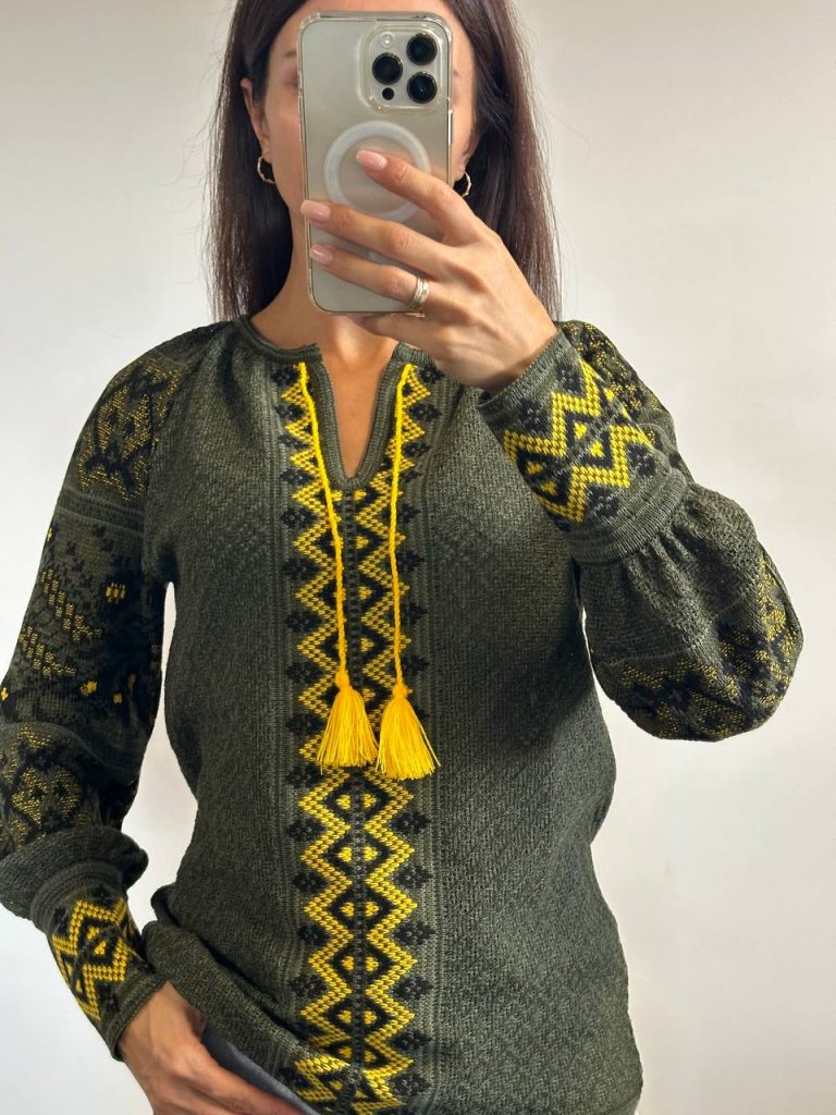 В’язана жіноча вишиванка Газдиня (хакі)