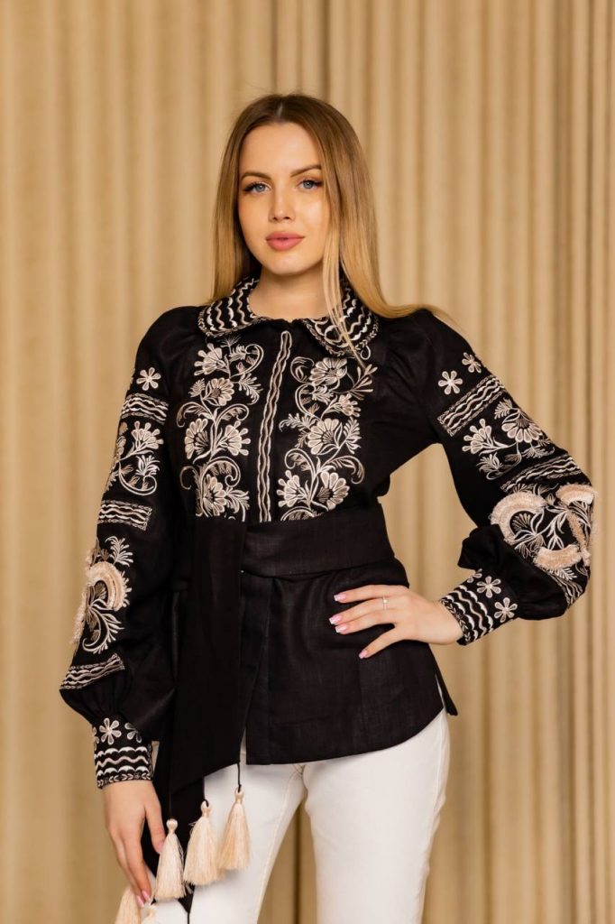 Жіноча вишиванка Чорна Перлина (чорно-золота)