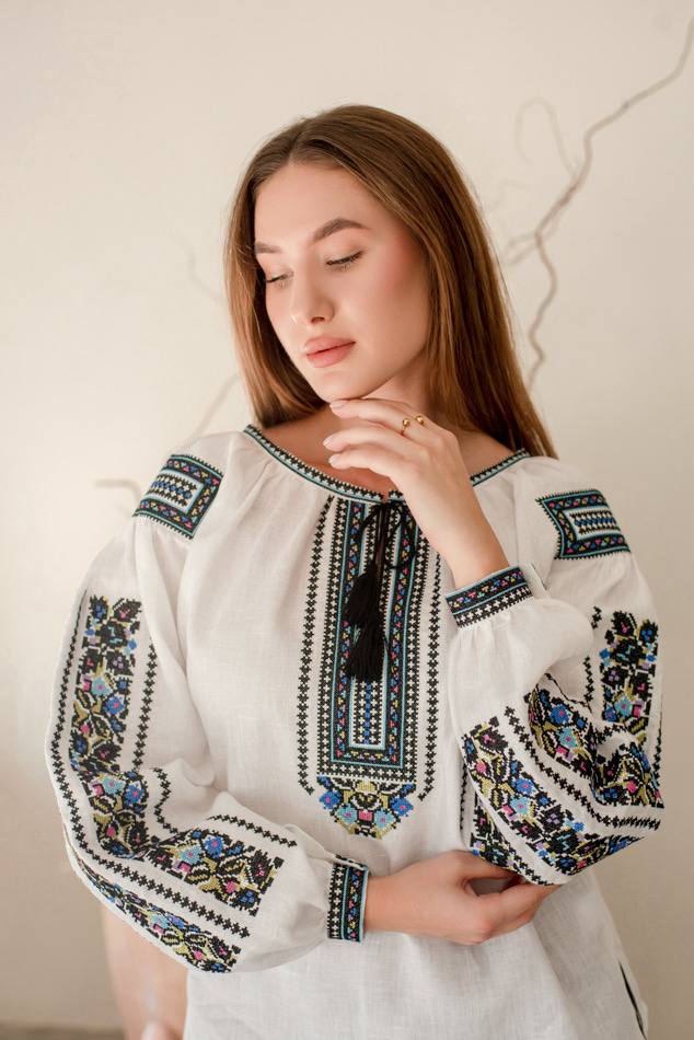 Вишитий комплект Борщівський (білий з блакитним)