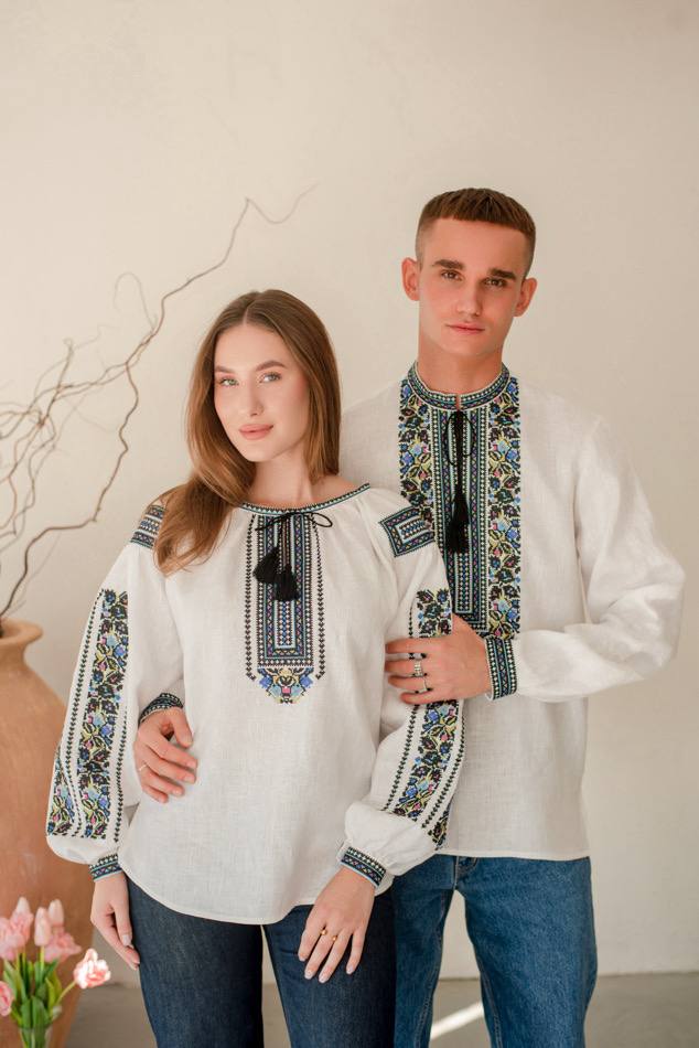 Вишитий комплект Борщівський (білий з блакитним)