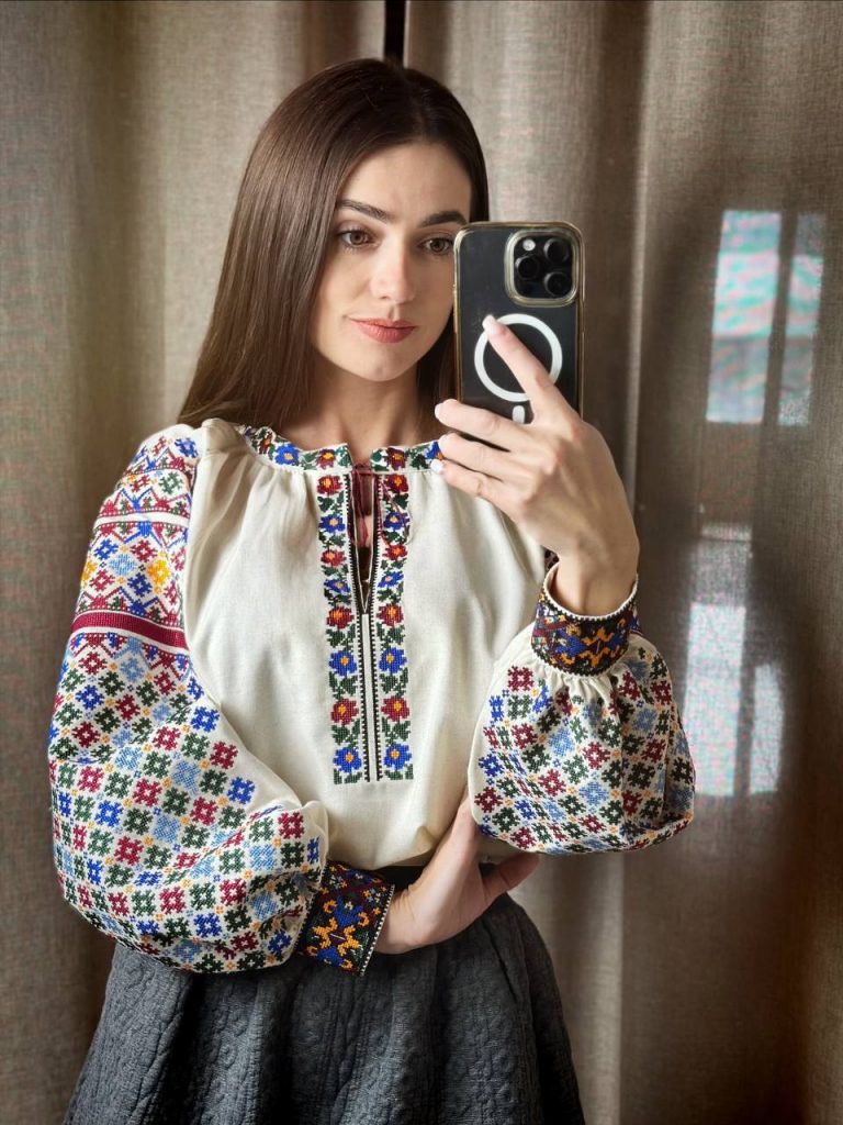 Жіноча вишита сорочка Подільська (беж)