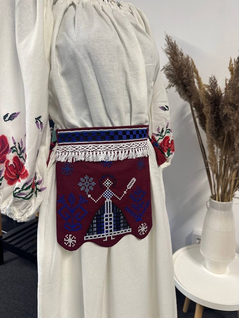 Вишита ладунка Берегиня (бордо)