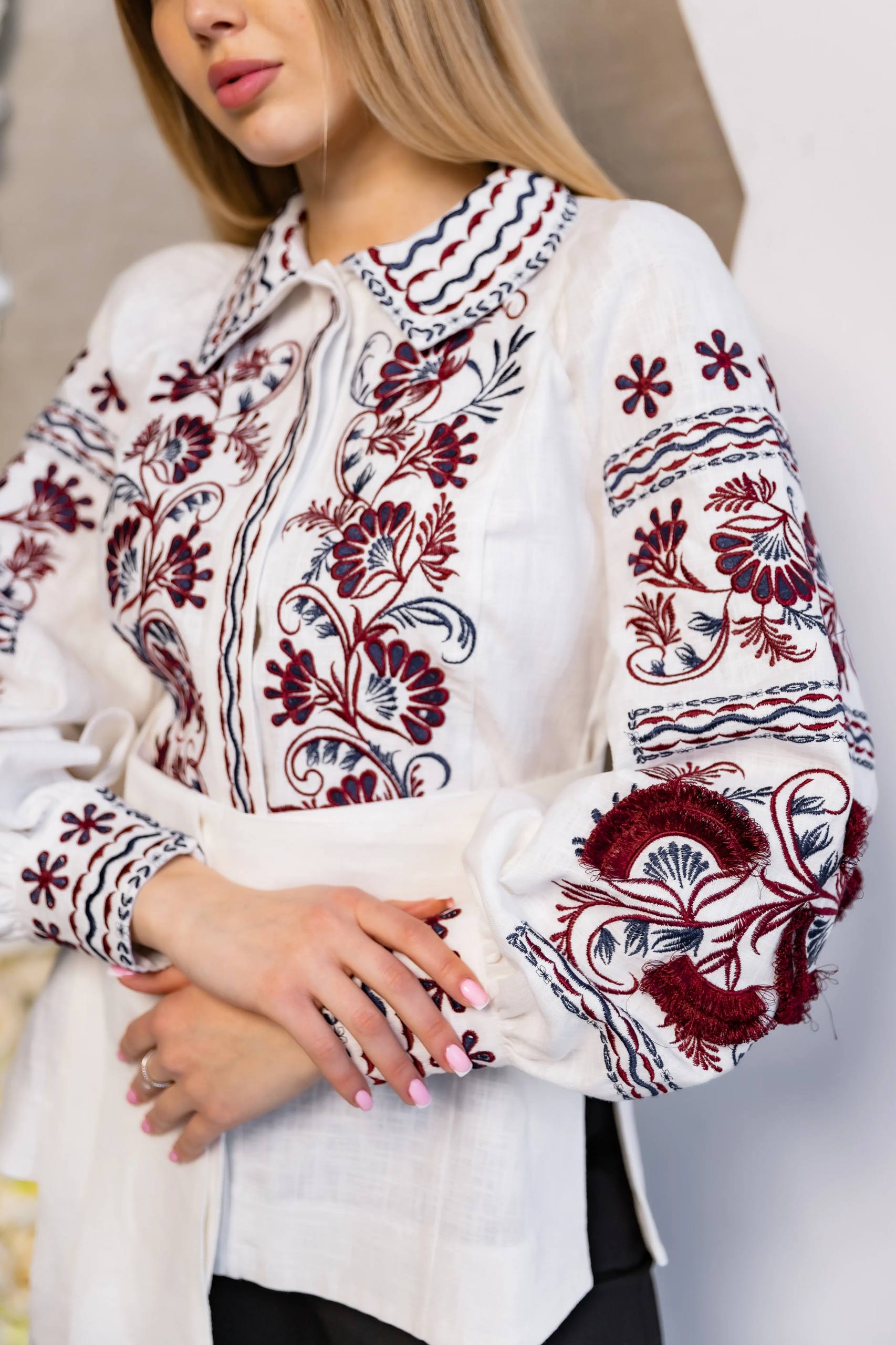 Жіноча вишиванка Біла Перлина (біла) hover image