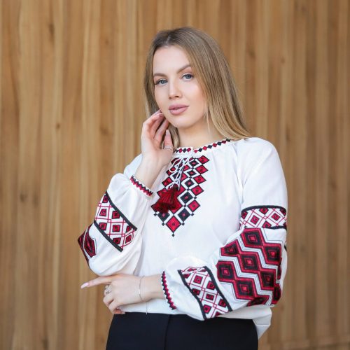 Жіноча вишиванка Горянка (молочна) - 2XL