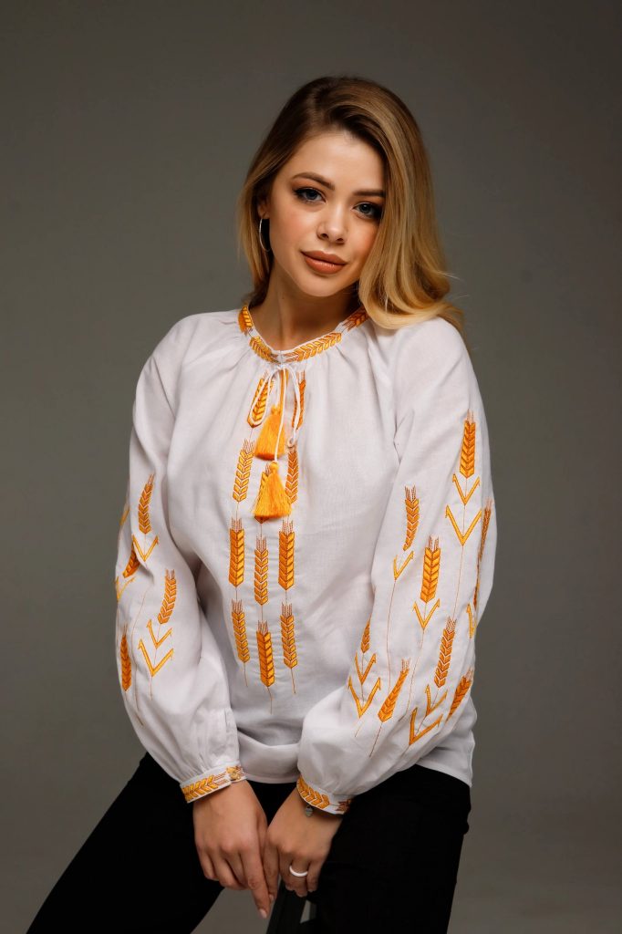 Жіноча вишиванка Золоті лани (біла )