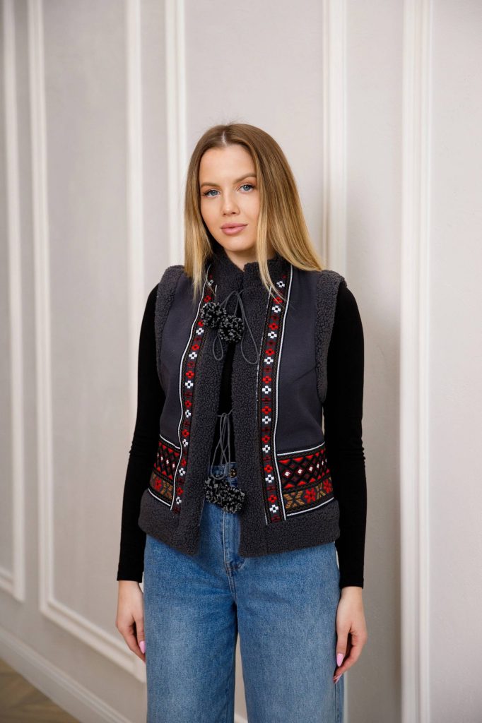 Карпатська кептарка з геометричним орнаментом (сіра)