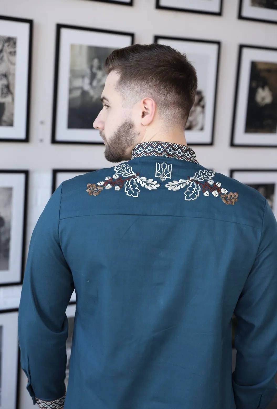 Чоловіча вишиванка Міць (смарагдова) hover image