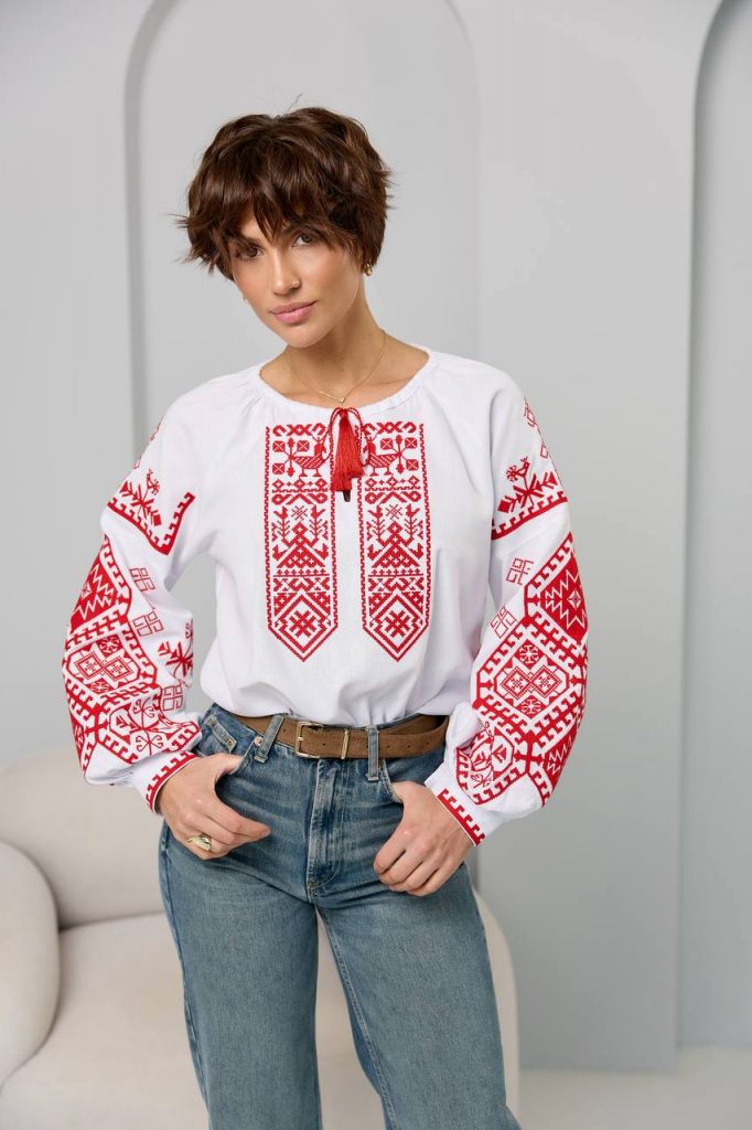 Жіноча вишиванка Оберіг (біло-червона)