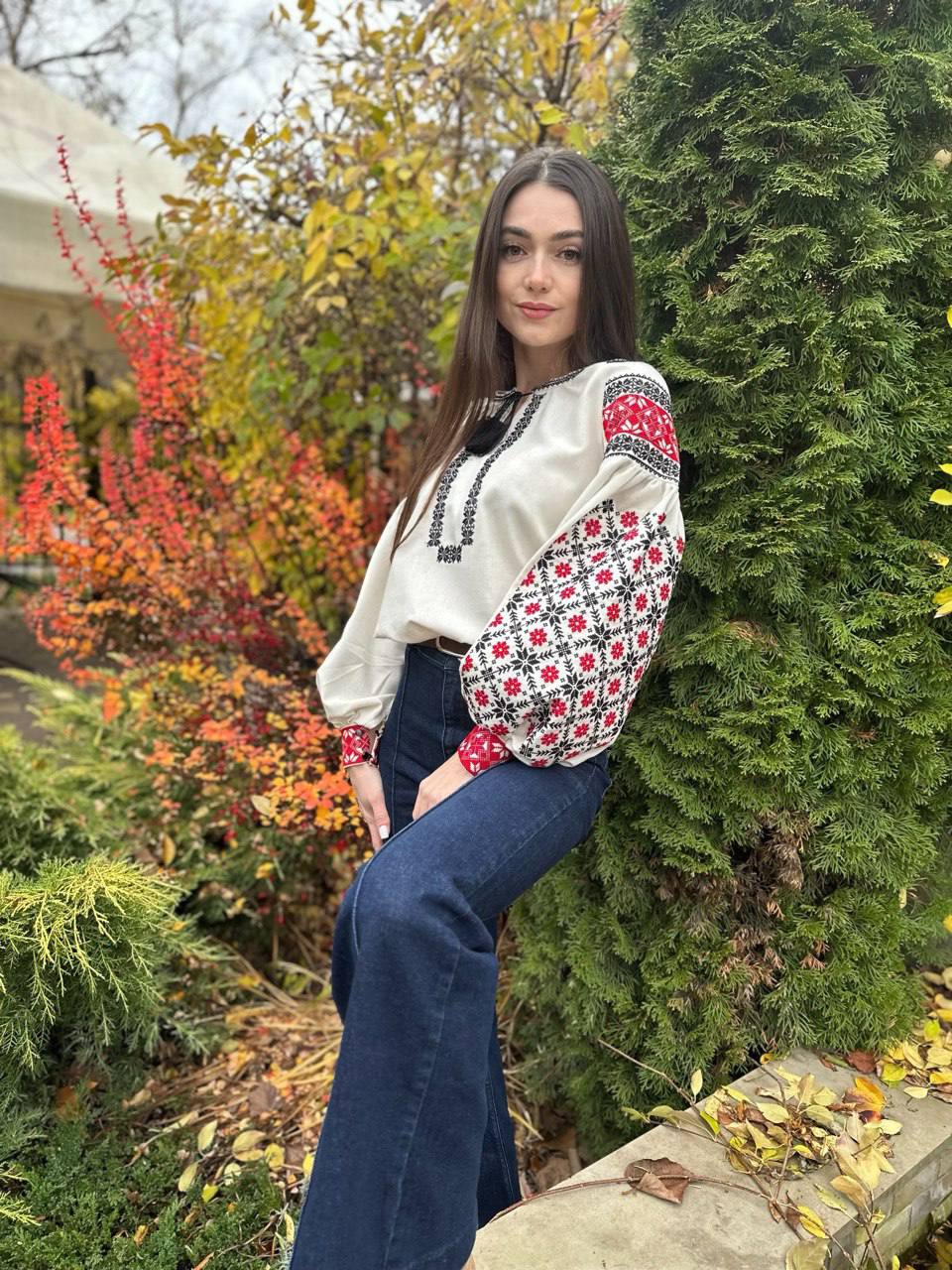 Жіноча вишита сорочка Світлиця (беж) hover image