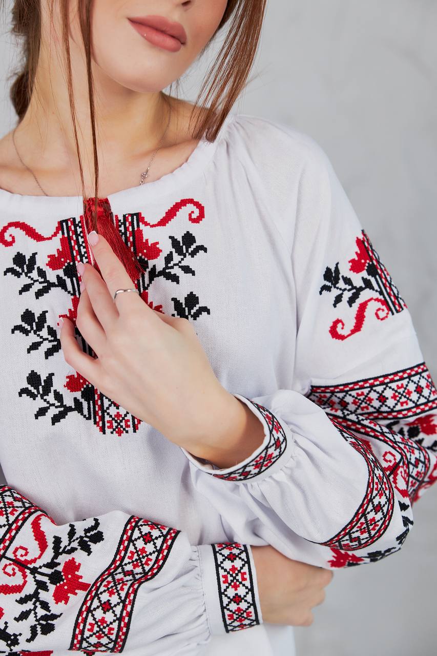 Жіноча вишиванка Стожари  (біла)