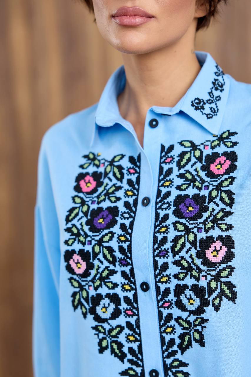Жіноча вишиванка Трембіта (блакитна) hover image