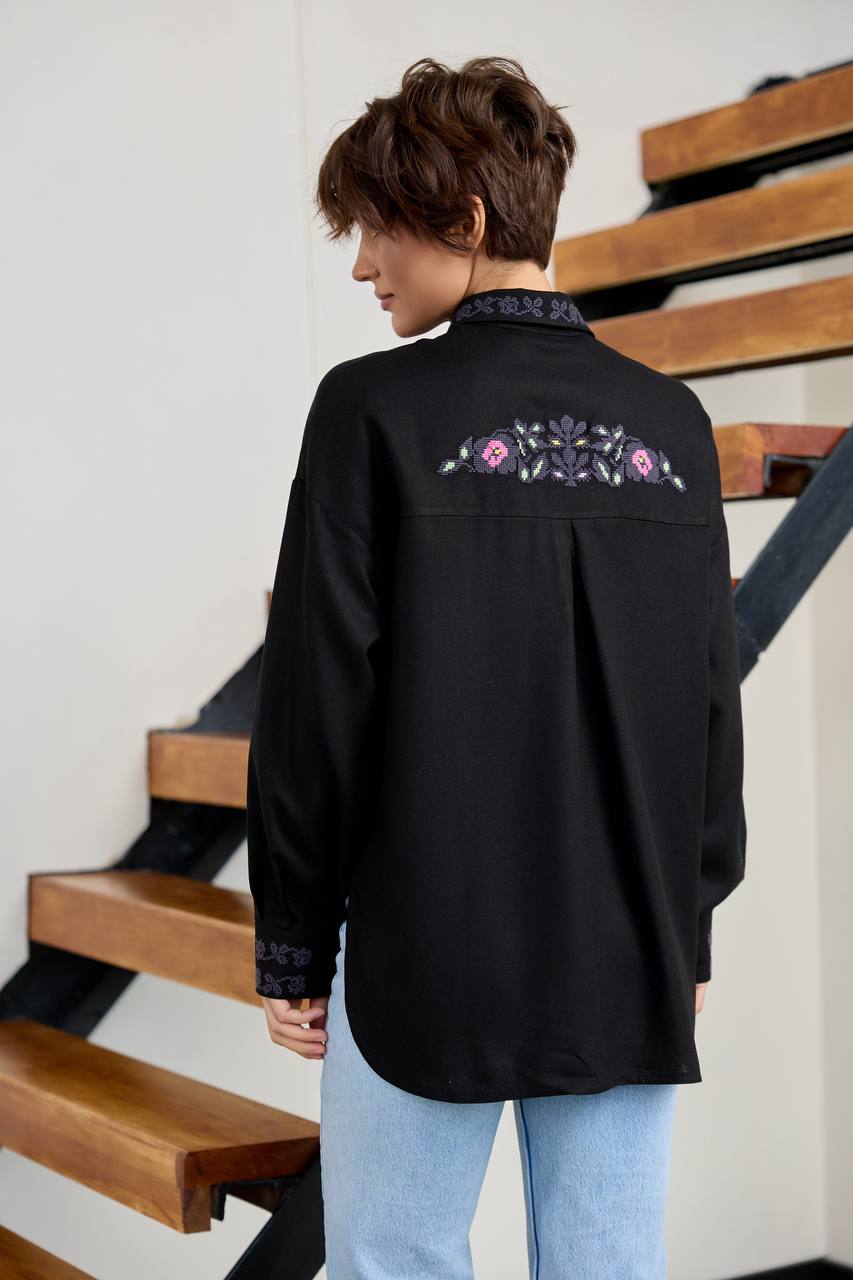 Жіноча вишиванка Трембіта (чорна)