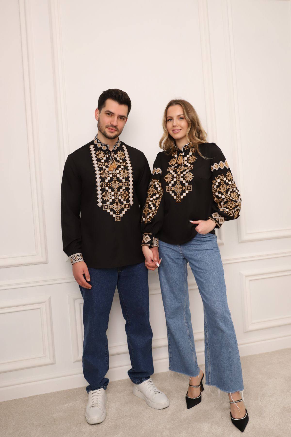 Парний комплект Яромири (чорний з золотом) hover image