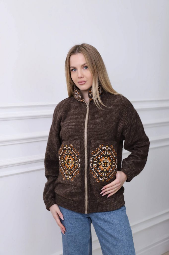 Жіночий вишитий бомбер Зоринка (шоколадний )