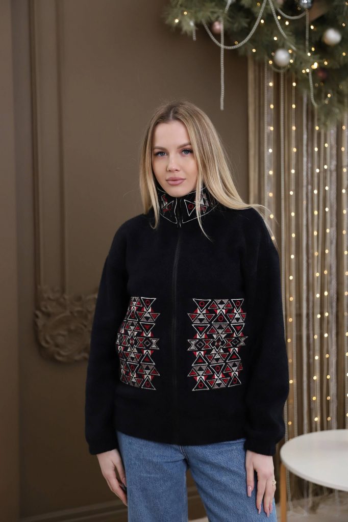 Жіночий вишитий бомбер Світозара (чорний )