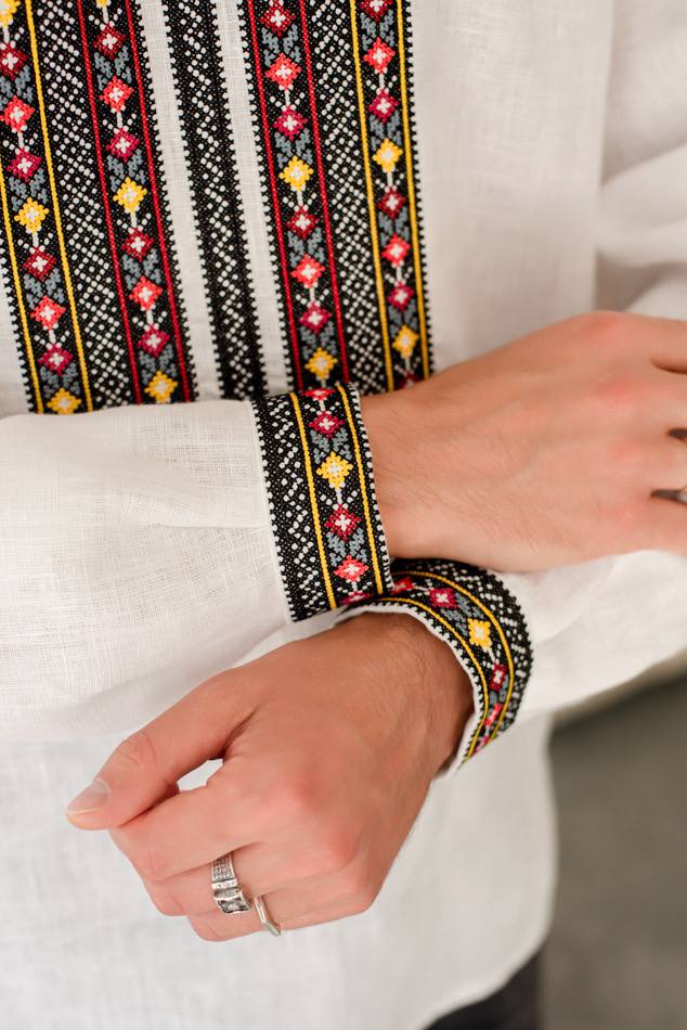 Вишитий комплект Борщівський (білий з червоним)