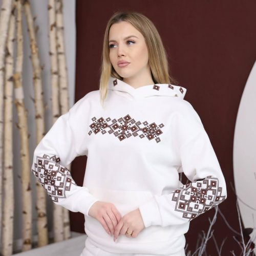 Жіночий вишитий костюм з геометричним орнаментом (молочний ) - 2XL