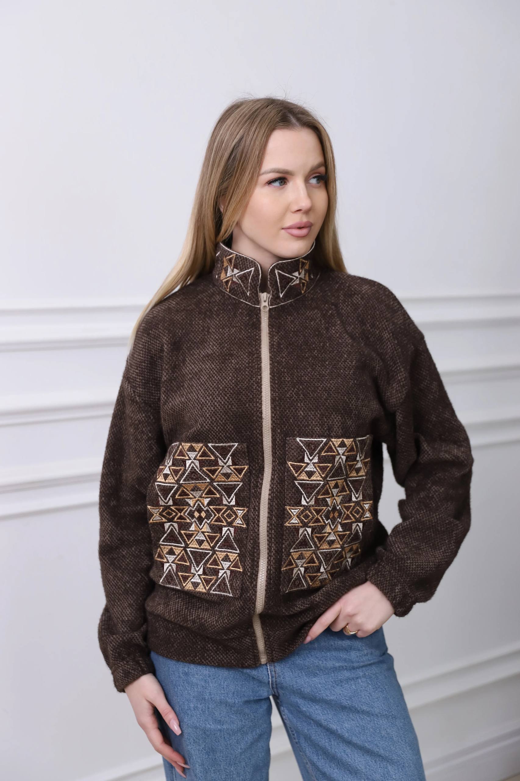 Жіночий вишитий бомбер Світозара (шоколадний ) hover image